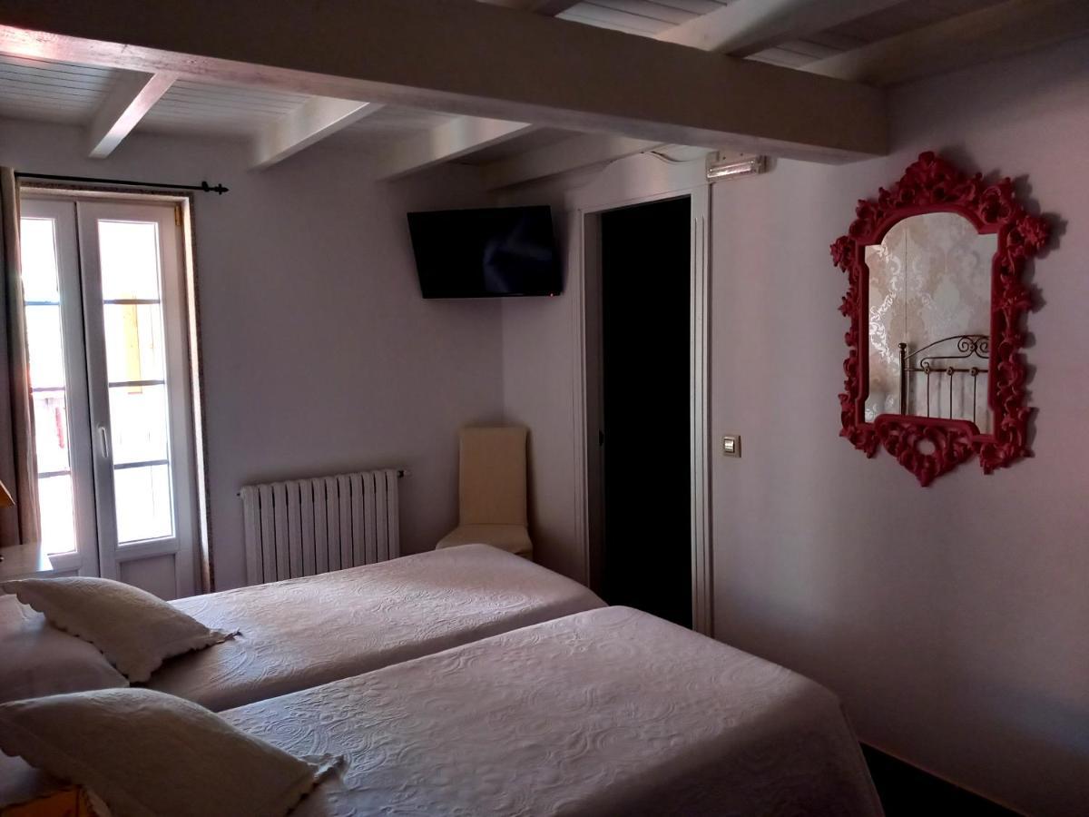 Hotel Puerto Arnela กามาริญาส ภายนอก รูปภาพ