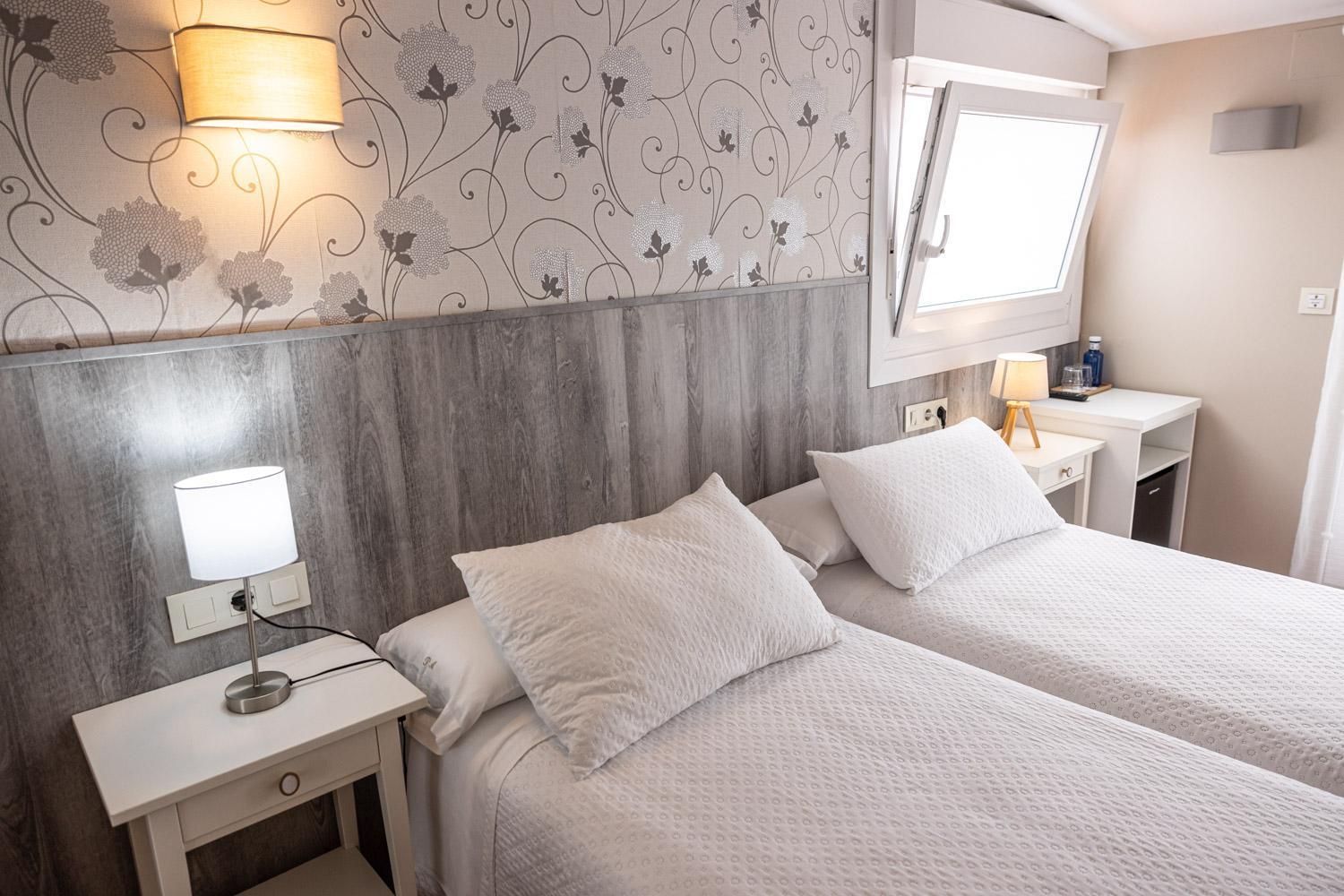 Hotel Puerto Arnela กามาริญาส ภายนอก รูปภาพ